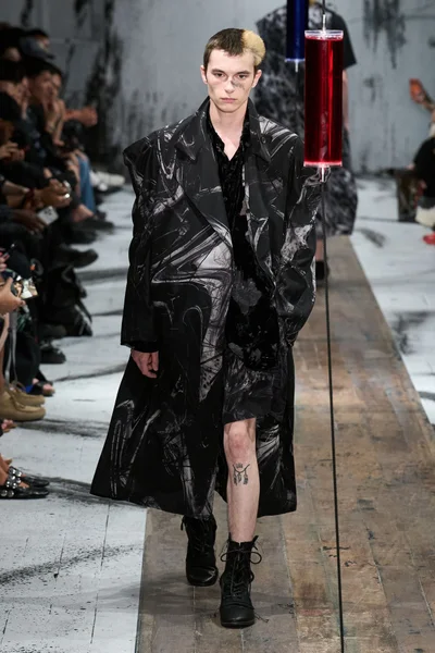 Look 8